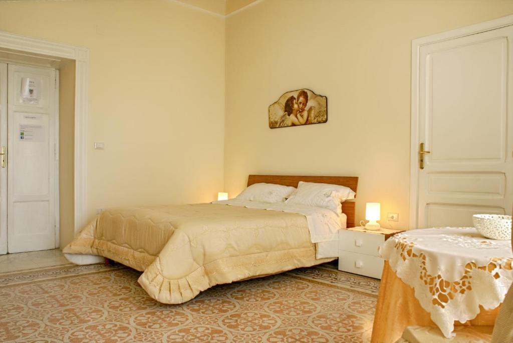 Bed And Breakfast Sommavesuvio Pollena Trocchia Habitación foto